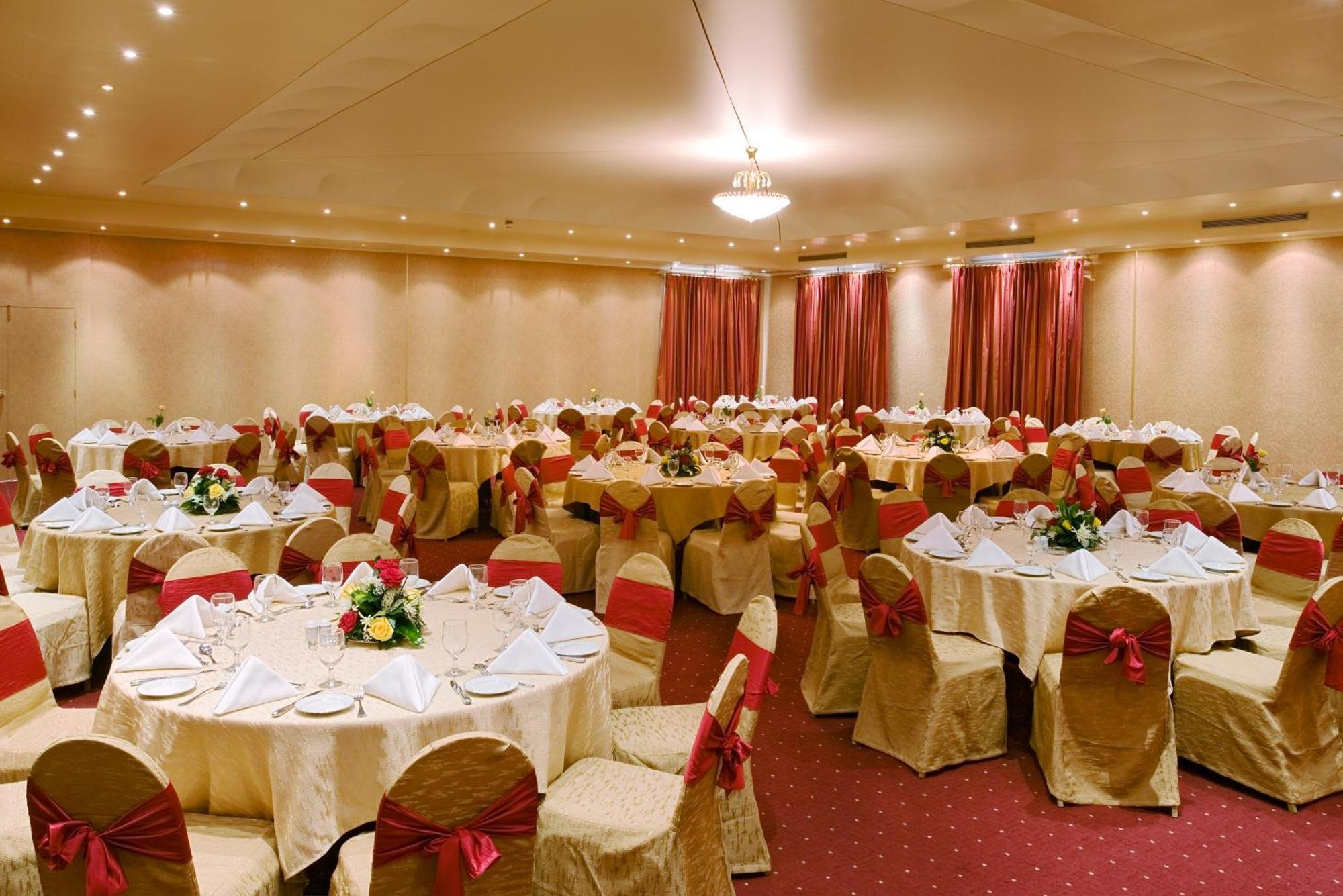 Treffen House Doha - Souq Waqif And Next To Msheireb Metro Station Hotel Bagian luar foto